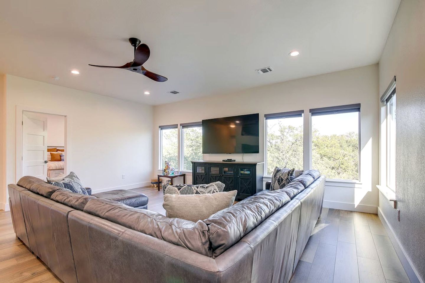 Luminous Vacation Rental with Fire Pit in Kingsland, Texas