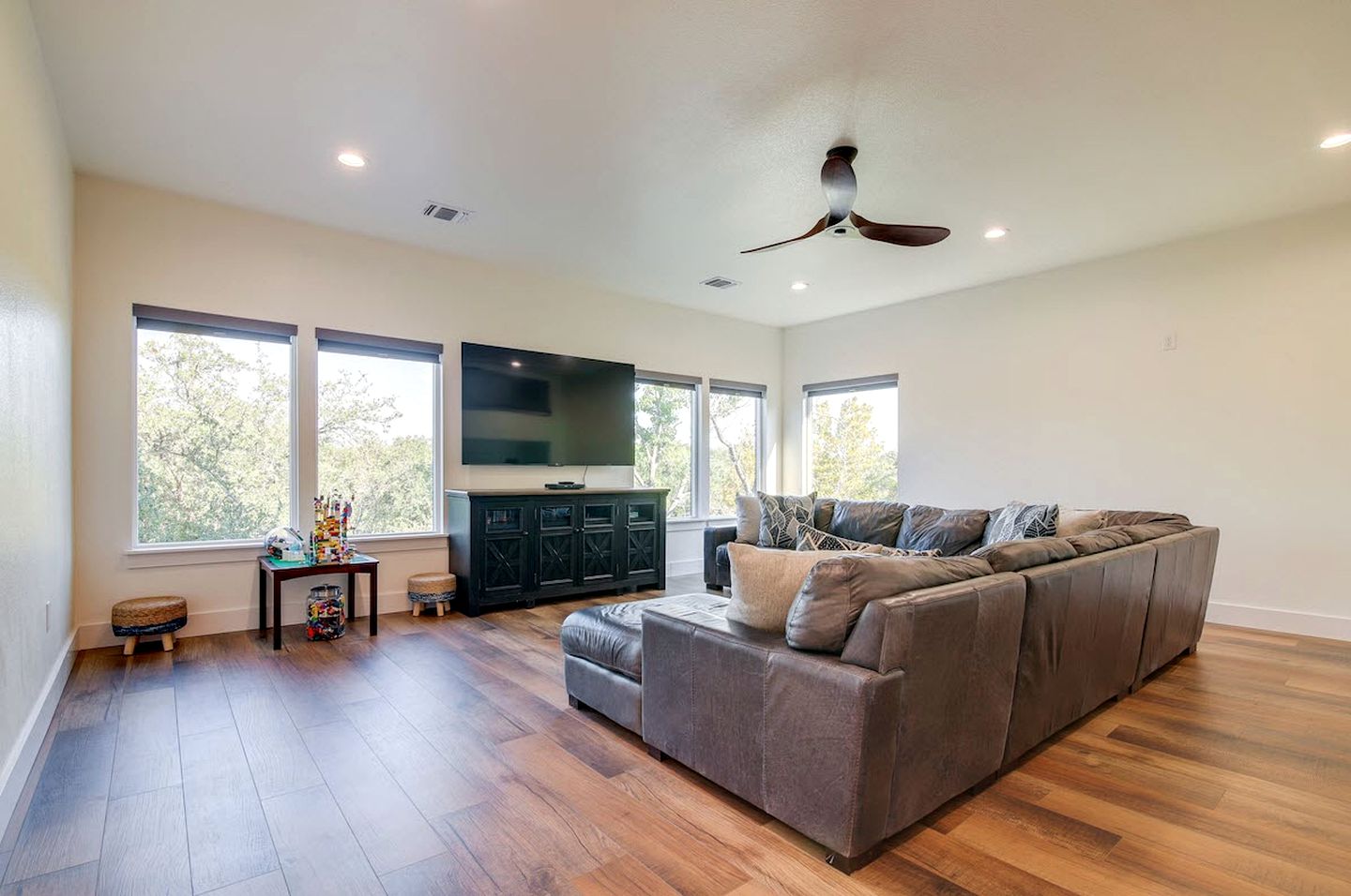 Luminous Vacation Rental with Fire Pit in Kingsland, Texas