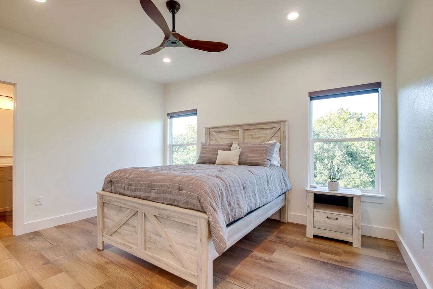 Luminous Vacation Rental with Fire Pit in Kingsland, Texas