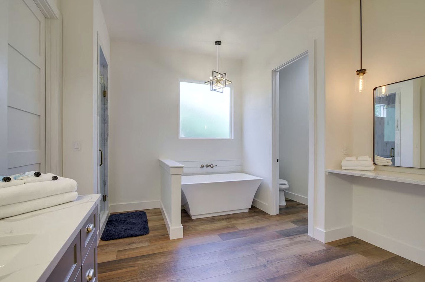 Luminous Vacation Rental with Fire Pit in Kingsland, Texas