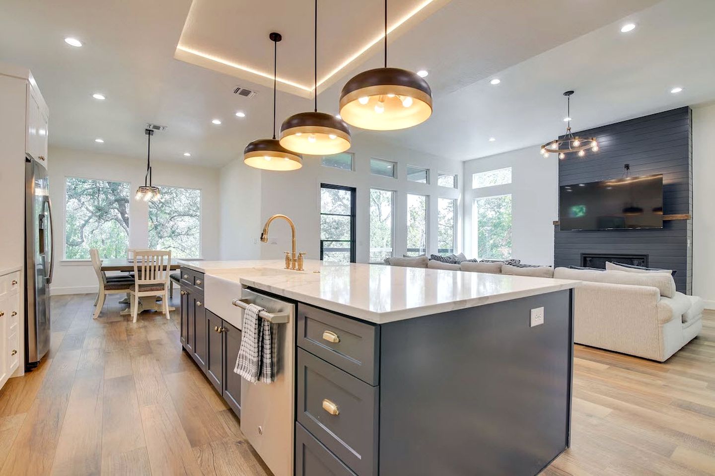 Luminous Vacation Rental with Fire Pit in Kingsland, Texas