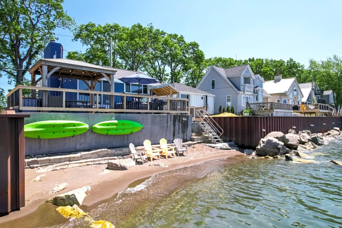 Cabins (Canada, Leamington, Ontario)