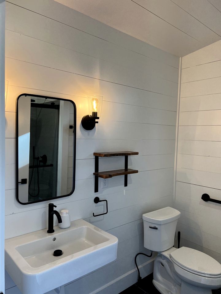 Outstanding Cabin in the Woods in Freeport, Maine