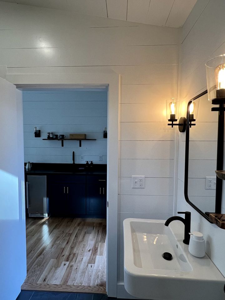 Outstanding Cabin in the Woods in Freeport, Maine