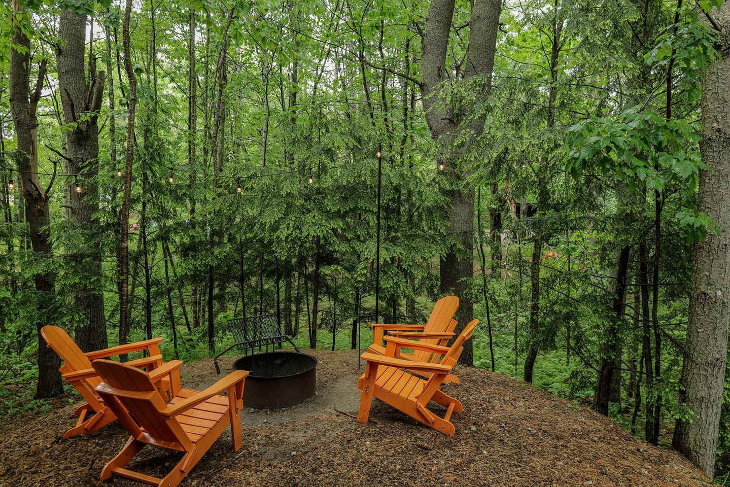 Beautiful Cabin with Modern Indoor Space and Fire Pit in Freeport, Maine