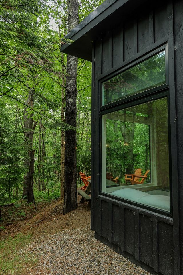 Beautiful Cabin with Modern Indoor Space and Fire Pit in Freeport, Maine