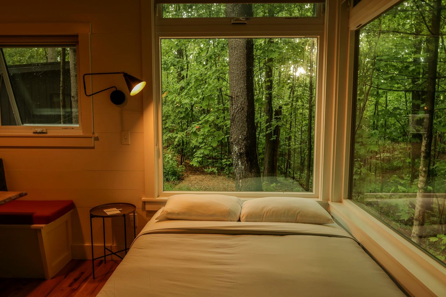 Beautiful Cabin with Modern Indoor Space and Fire Pit in Freeport, Maine