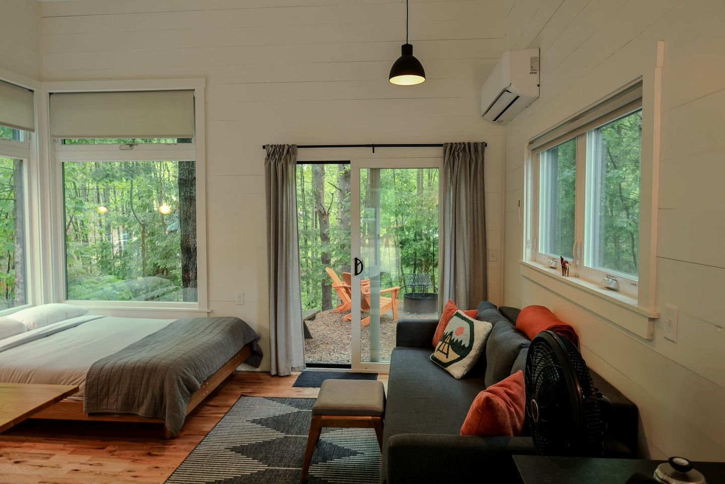 Beautiful Cabin with Modern Indoor Space and Fire Pit in Freeport, Maine