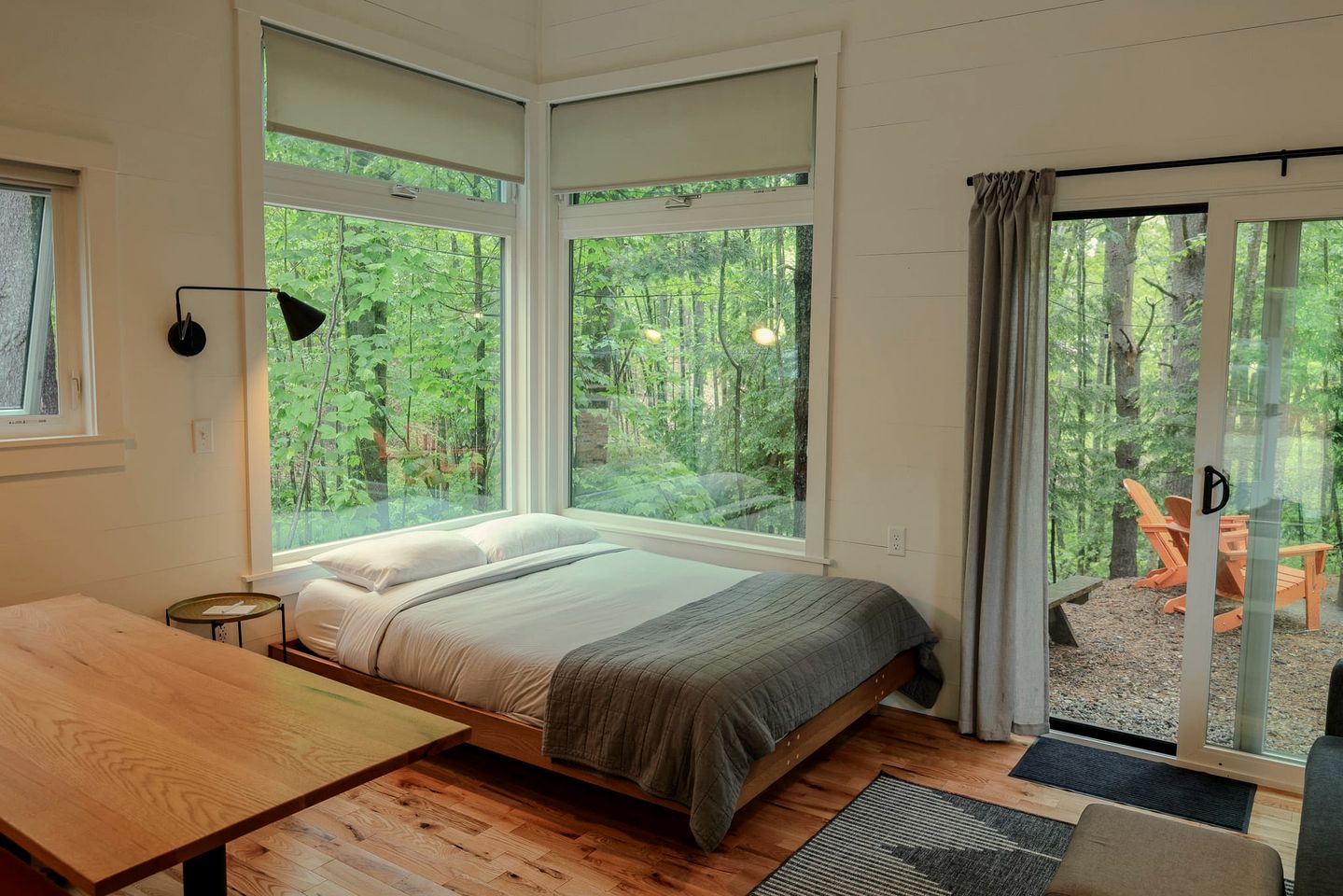 Beautiful Cabin with Modern Indoor Space and Fire Pit in Freeport, Maine