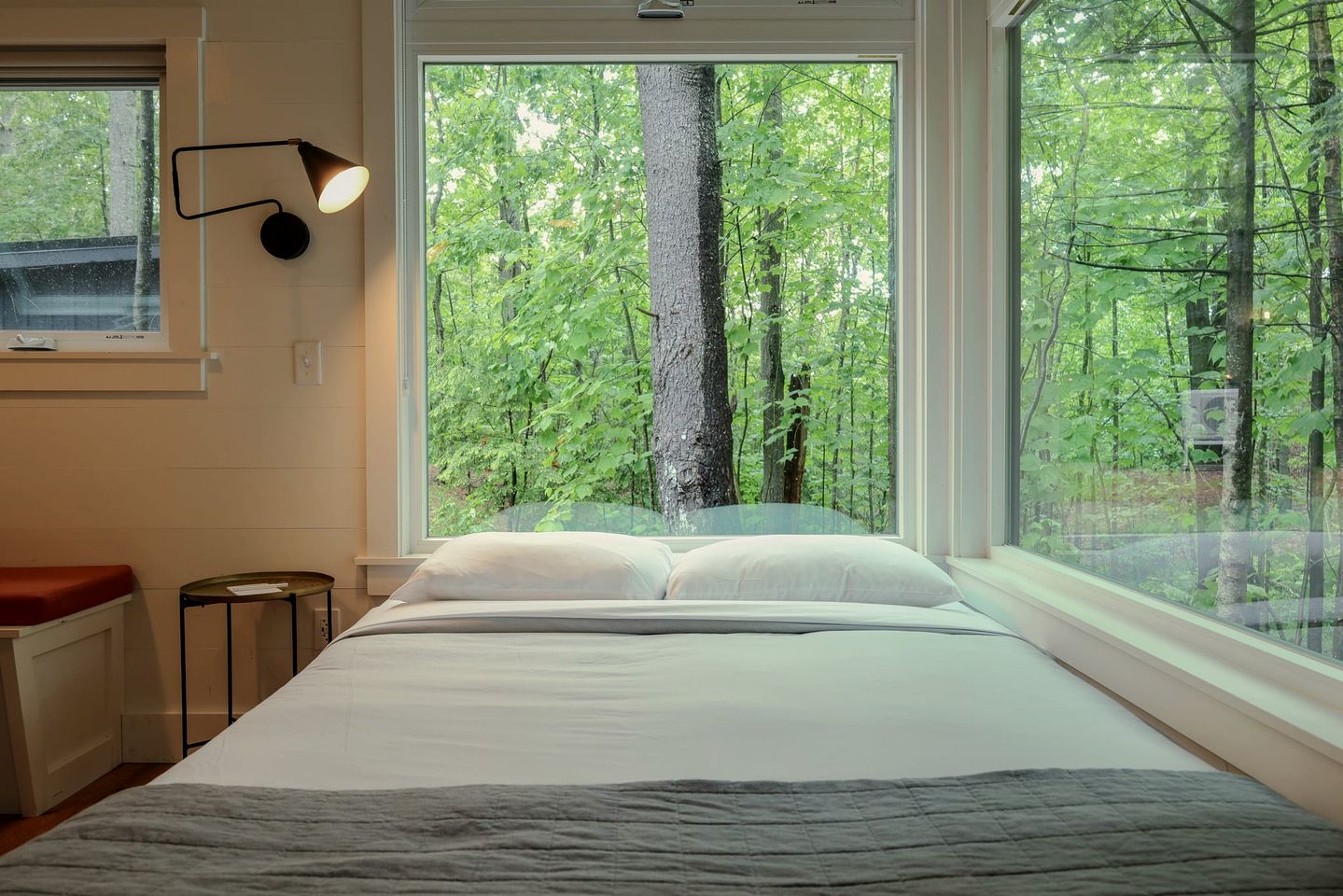 Beautiful Cabin with Modern Indoor Space and Fire Pit in Freeport, Maine