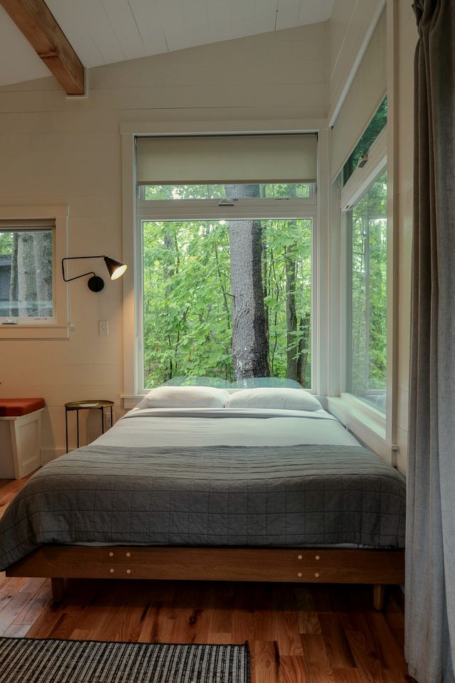 Beautiful Cabin with Modern Indoor Space and Fire Pit in Freeport, Maine