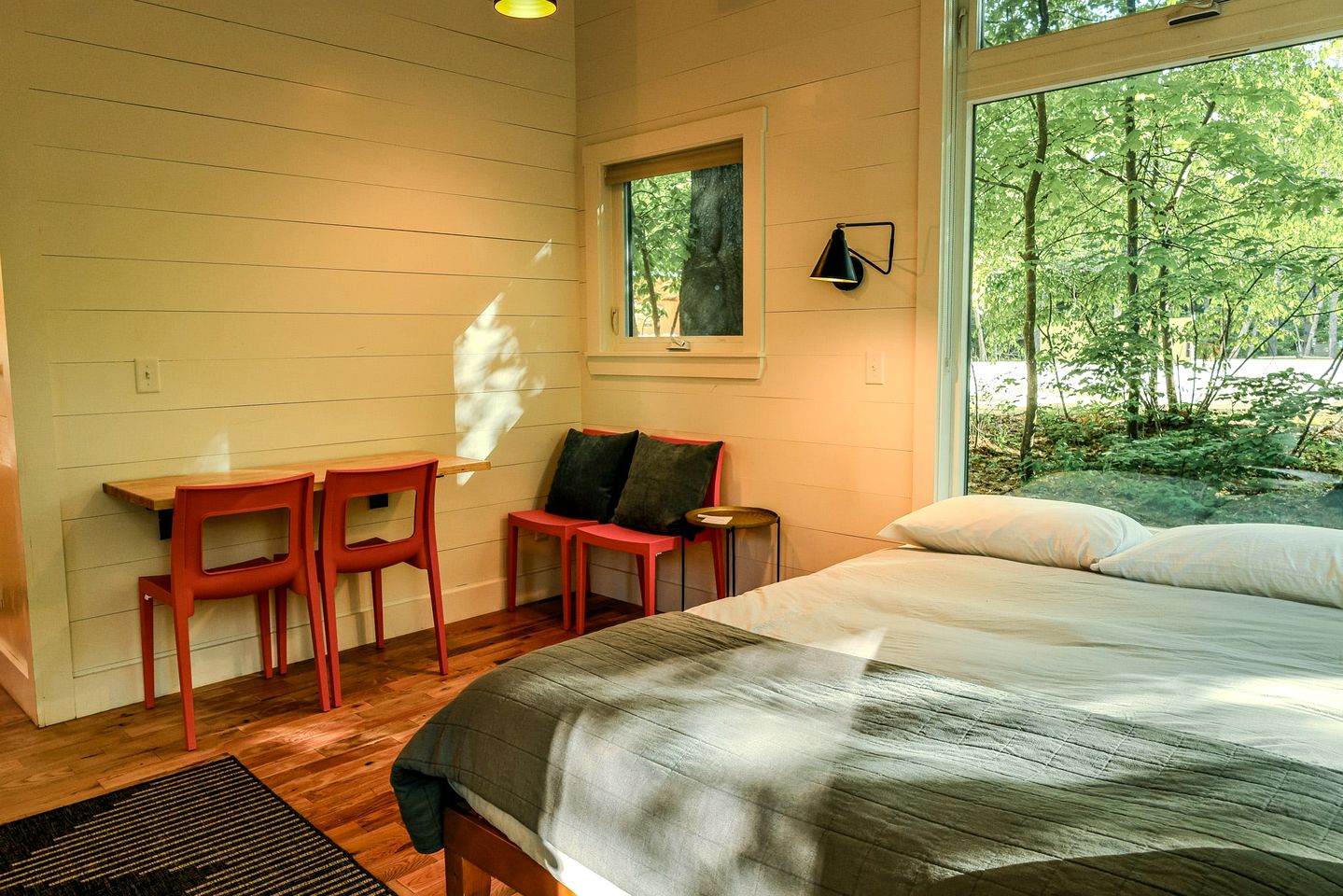 Luxurious Accessible Cabin with Forest Views near Desert of Maine – Freeport, ME