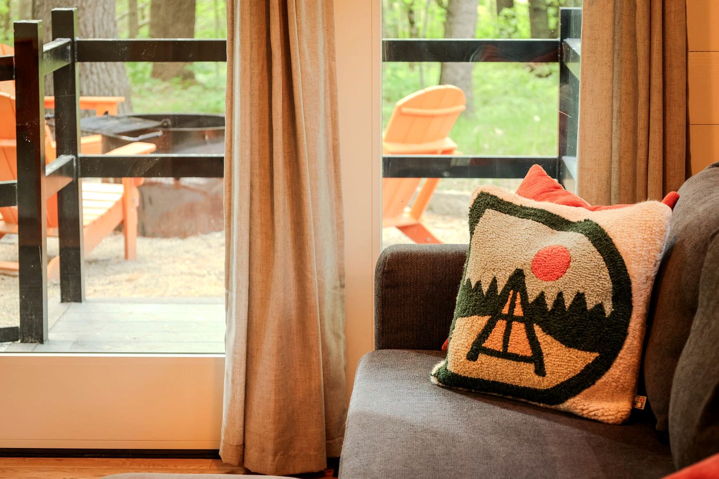 Luxurious Accessible Cabin with Forest Views near Desert of Maine – Freeport, ME