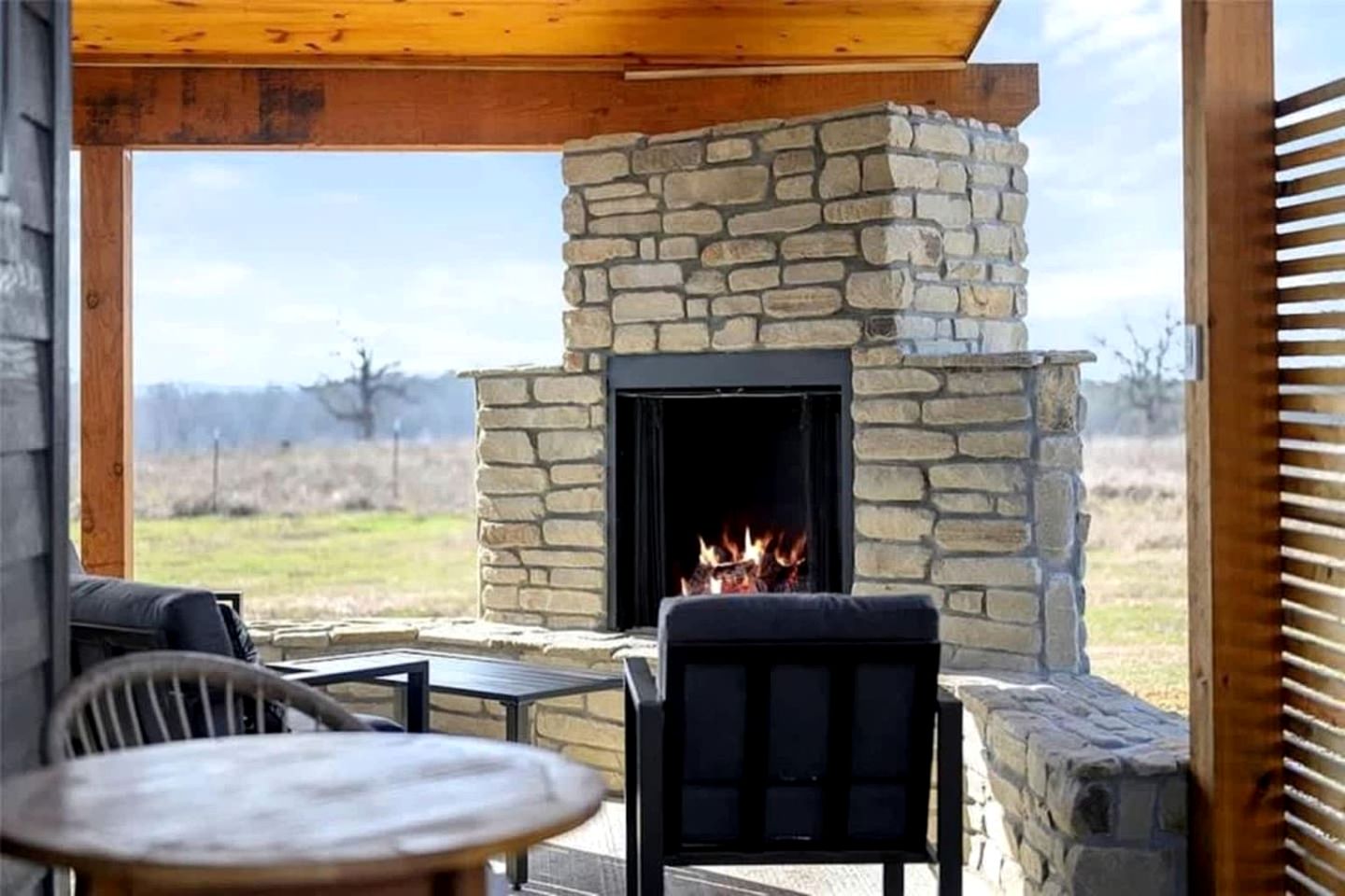 Modern Luxury Cabin with Game Room, Hot Tub & Fire Pit Near Beavers Bend, Broken Bow OK