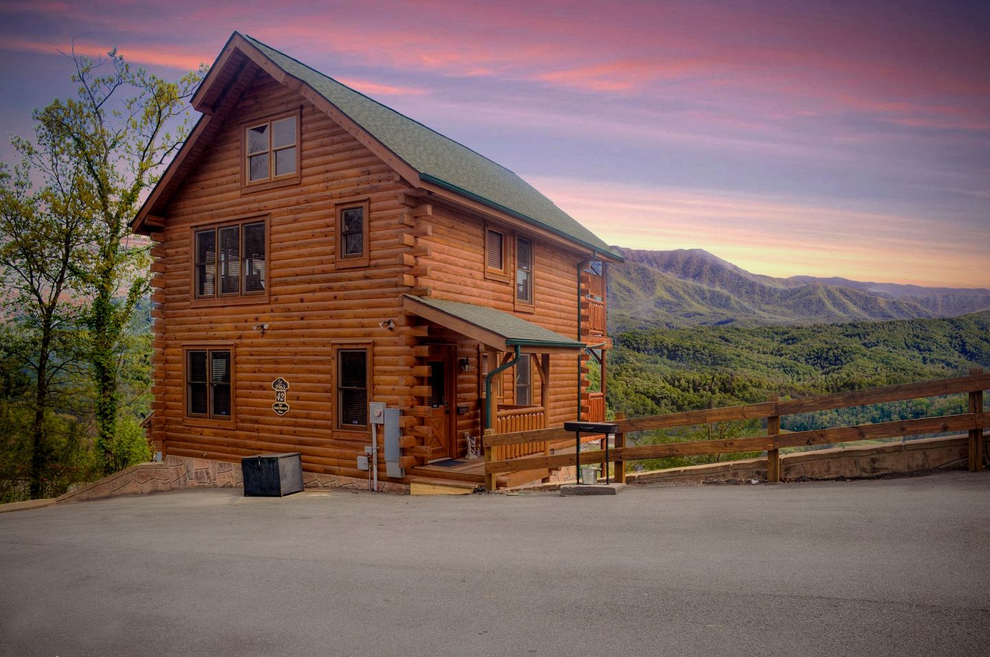 Modern Mountain Cabin Retreat with Game Room and Outdoor Pool in Sevierville, Tennessee