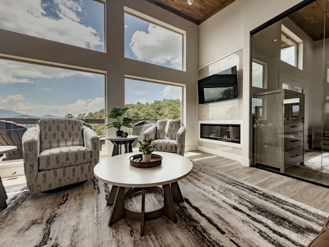 Modern Mountain-Top Chalet with Glass-Wall Views near Dollywood in Pigeon Forge, Tennessee