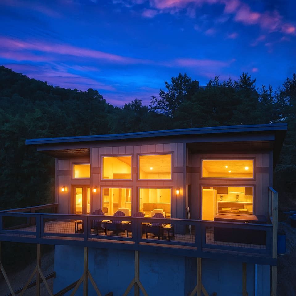 Modern Mountain-Top Chalet with Glass-Wall Views near Dollywood in Pigeon Forge, Tennessee