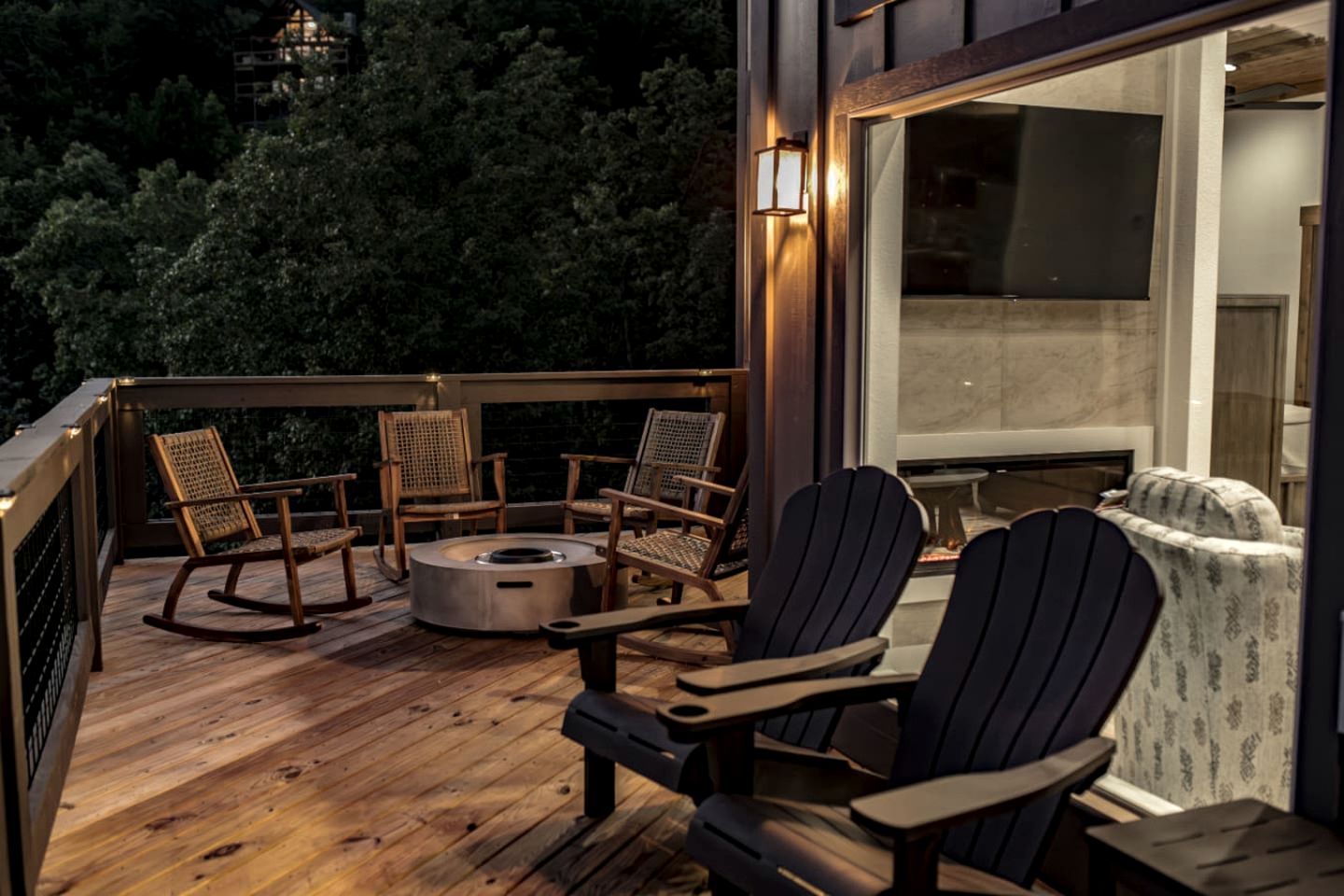 Modern Mountain-Top Chalet with Glass-Wall Views near Dollywood in Pigeon Forge, Tennessee