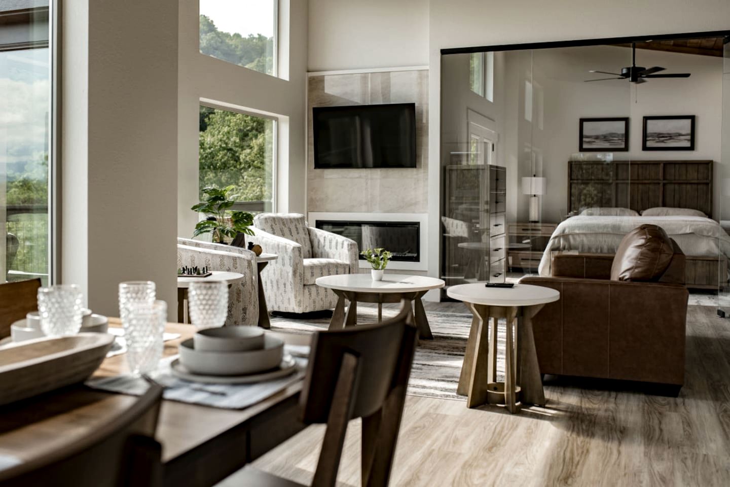 Modern Mountain-Top Chalet with Glass-Wall Views near Dollywood in Pigeon Forge, Tennessee