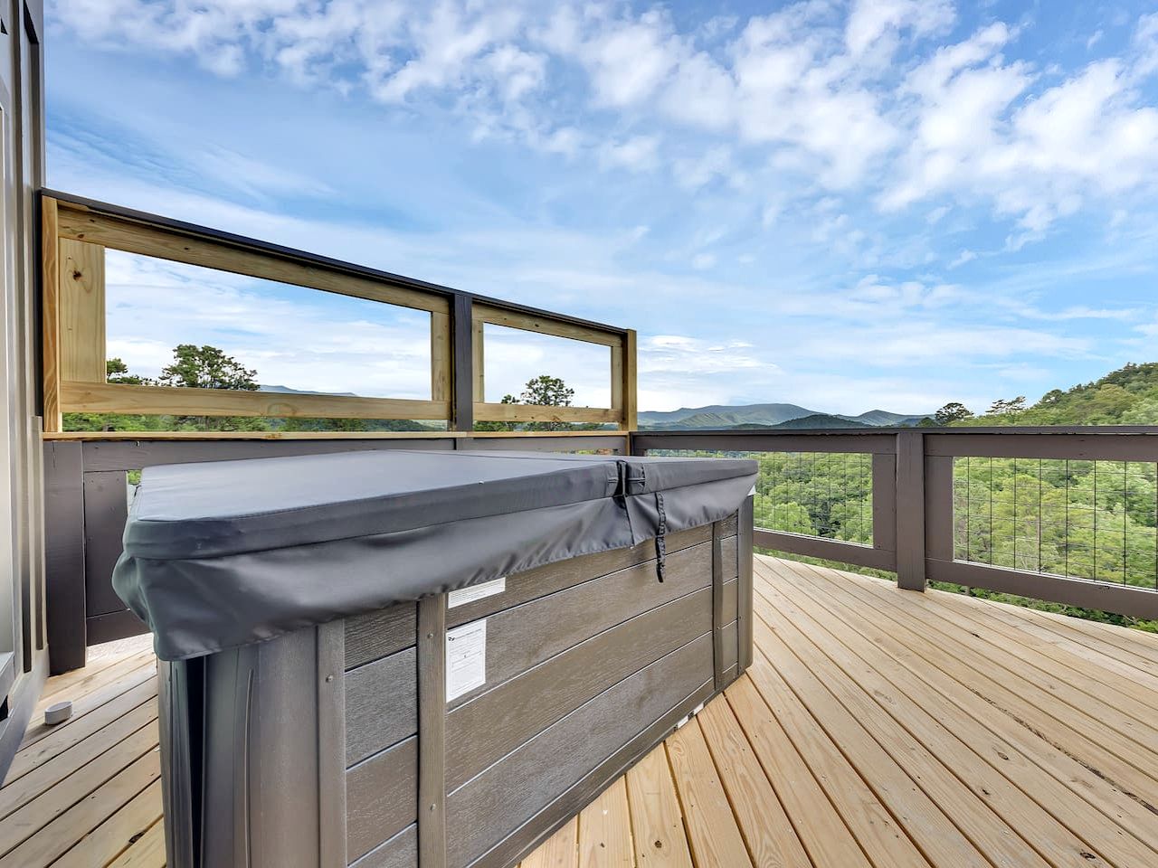 Modern Mountain-Top Chalet with Glass-Wall Views near Dollywood in Pigeon Forge, Tennessee