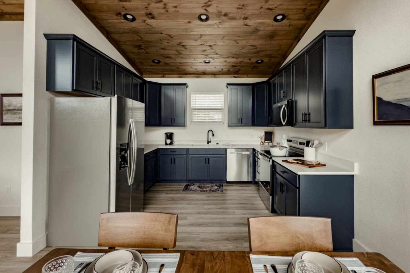 Modern Mountain-Top Chalet with Glass-Wall Views near Dollywood in Pigeon Forge, Tennessee