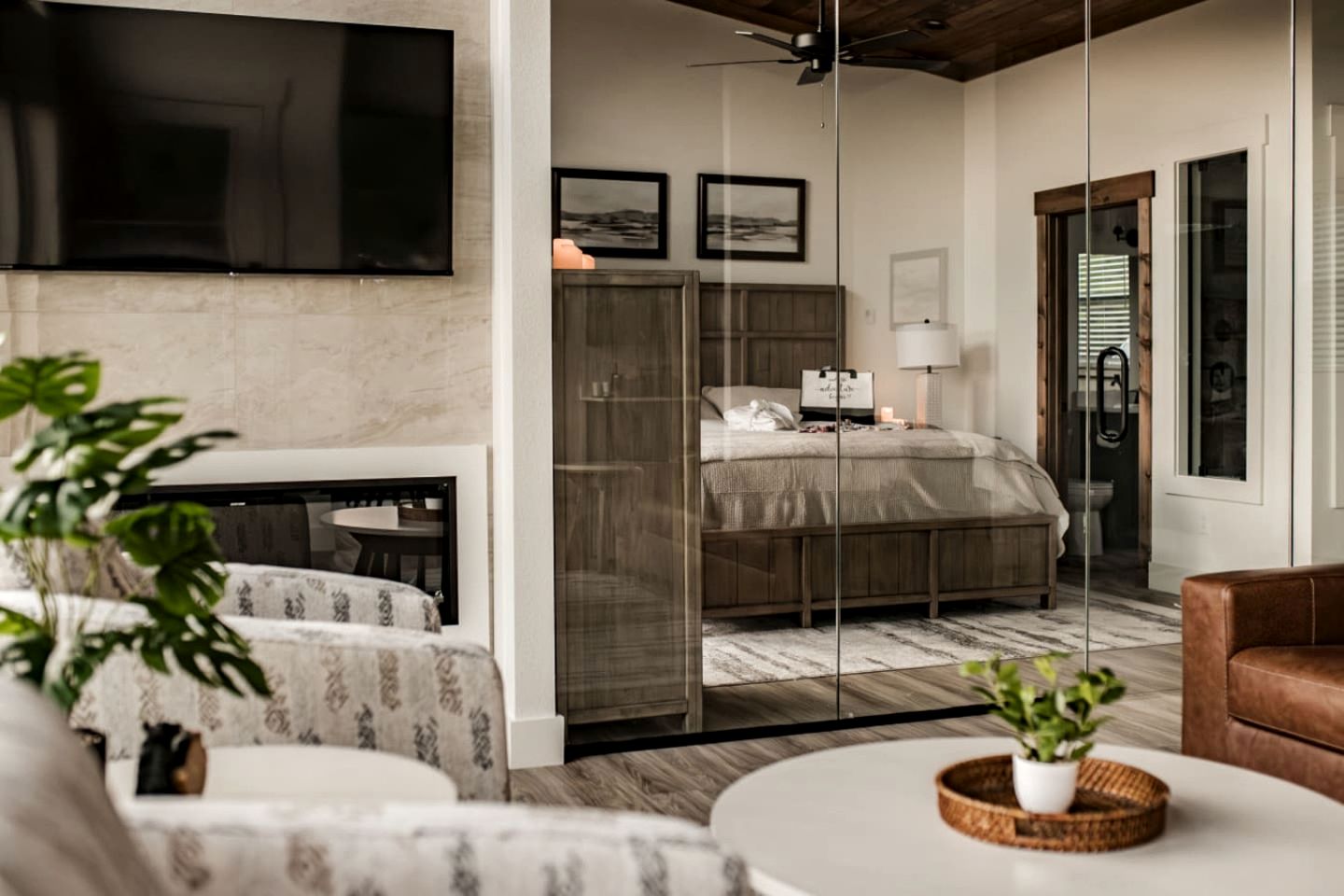 Modern Mountain-Top Chalet with Glass-Wall Views near Dollywood in Pigeon Forge, Tennessee