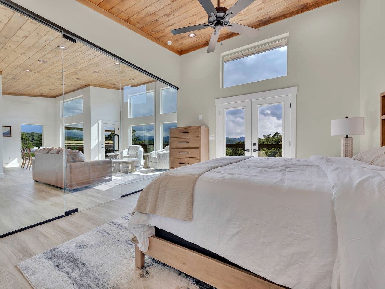 Modern Mountain-Top Chalet with Glass-Wall Views near Dollywood in Pigeon Forge, Tennessee