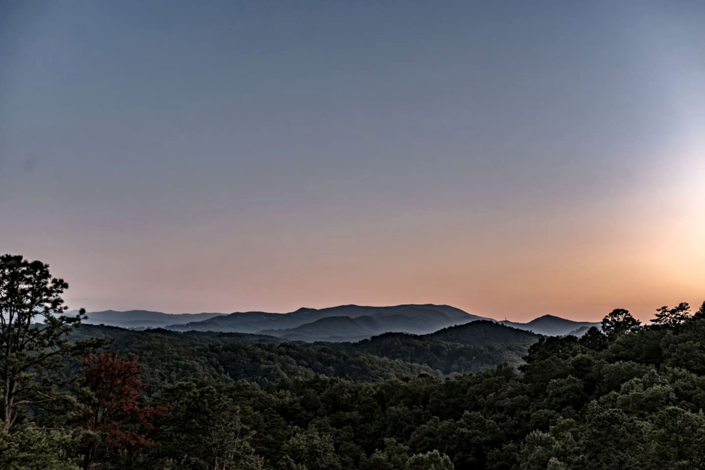Modern Mountain-Top Chalet with Glass-Wall Views near Dollywood in Pigeon Forge, Tennessee