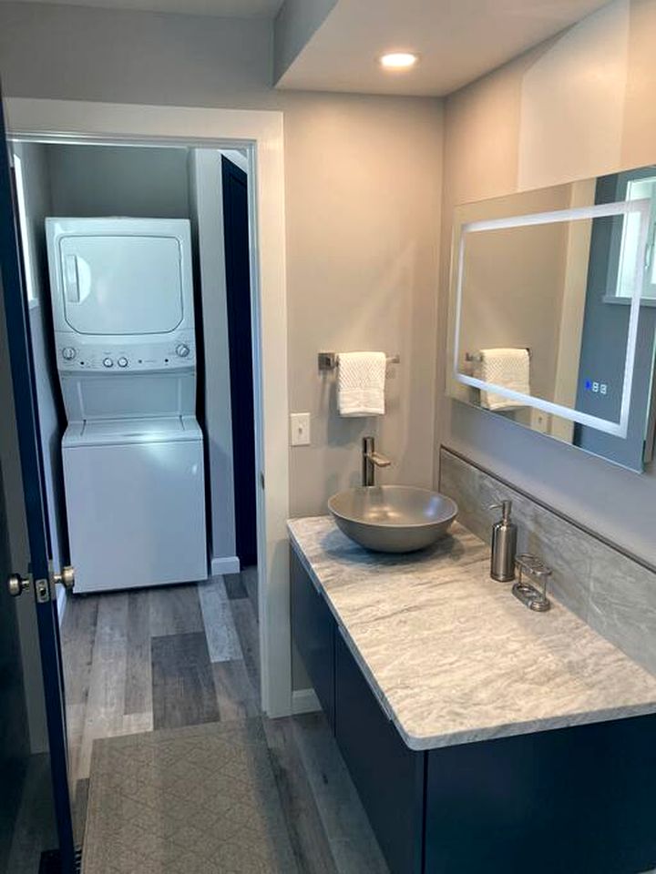 Chic Cottage with Panoramic Lake and Nature Views in Maine