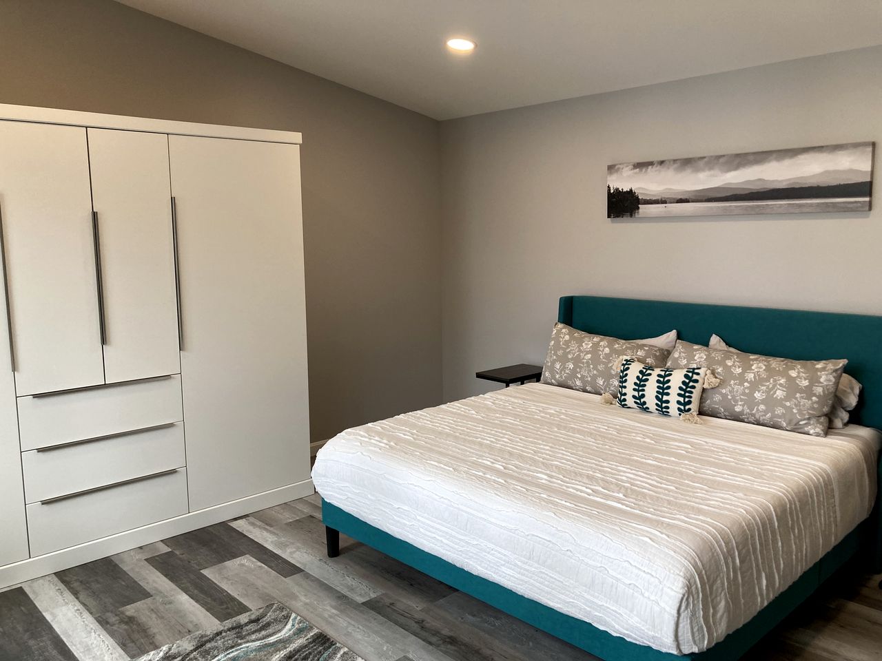 Chic Cottage with Panoramic Lake and Nature Views in Maine