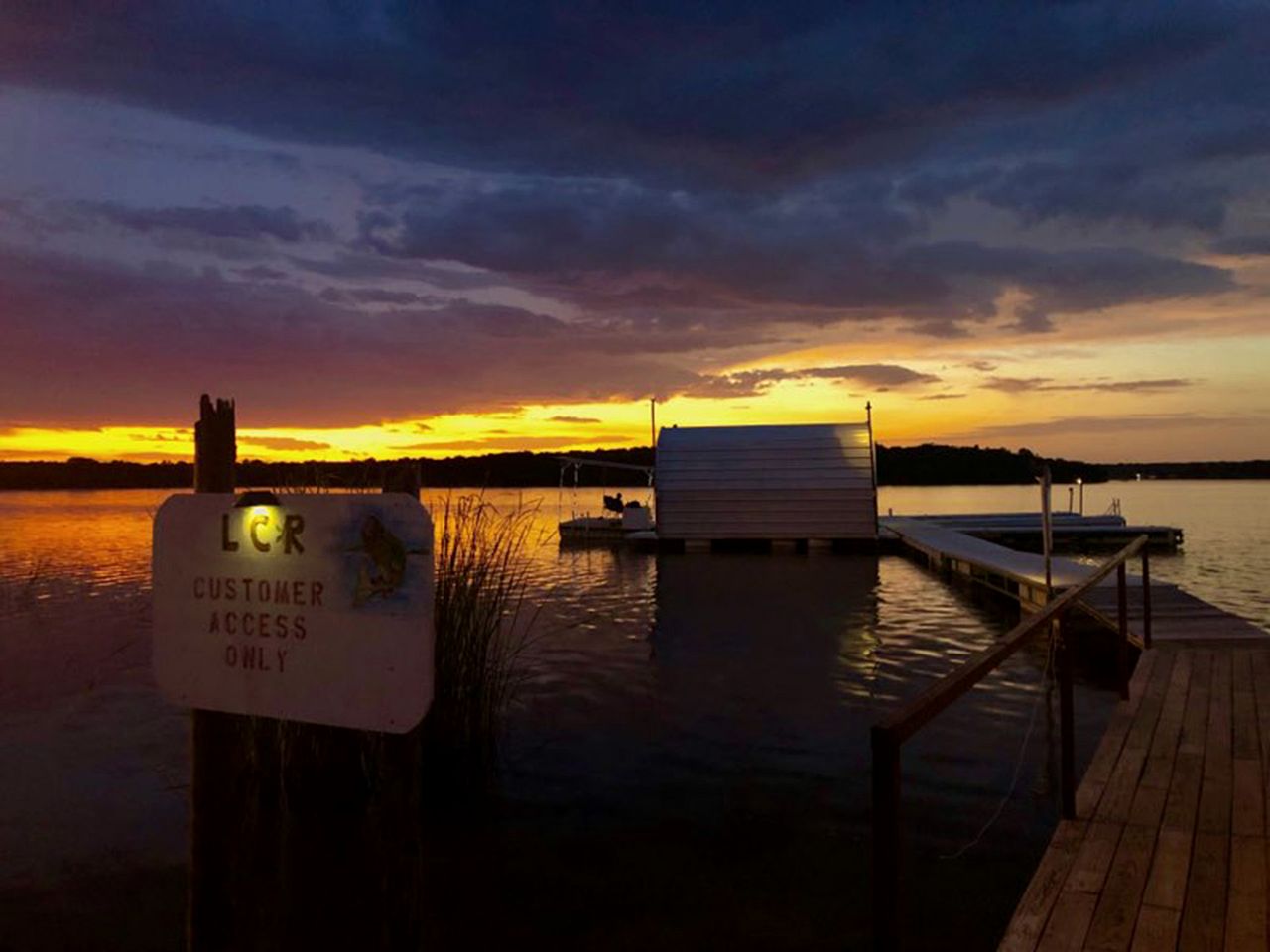 Charming Lakeside Cabin with Fire Pit & Private Dock Near Lake Cisco, Cisco, TX