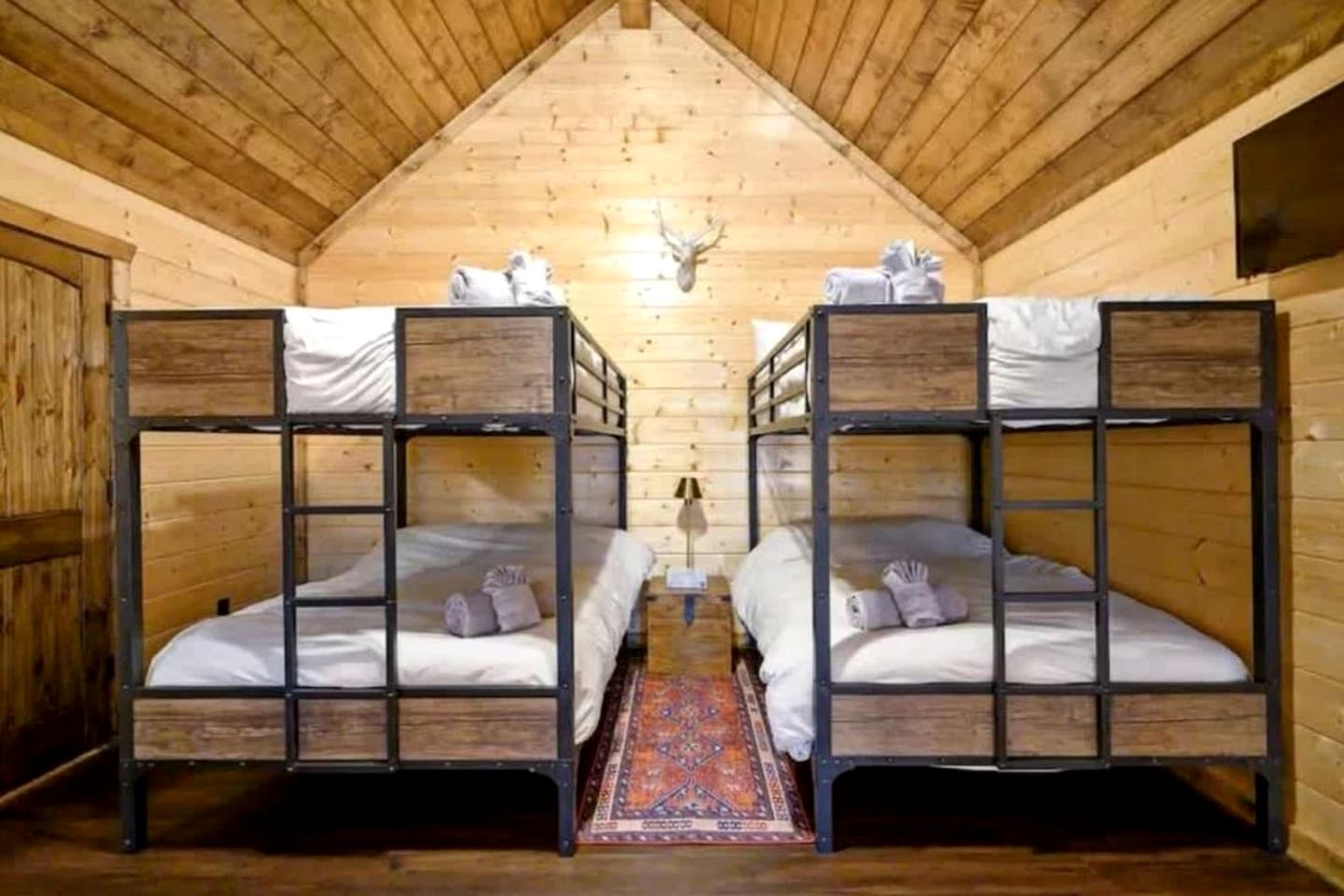 Modern Rustic Cabin with Hot Tub & Loft, Near Shops in Broken Bow, OK