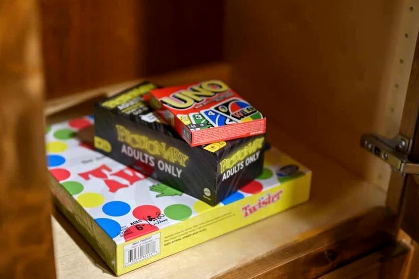 Modern Rustic Cabin with Hot Tub & Loft, Near Shops in Broken Bow, OK