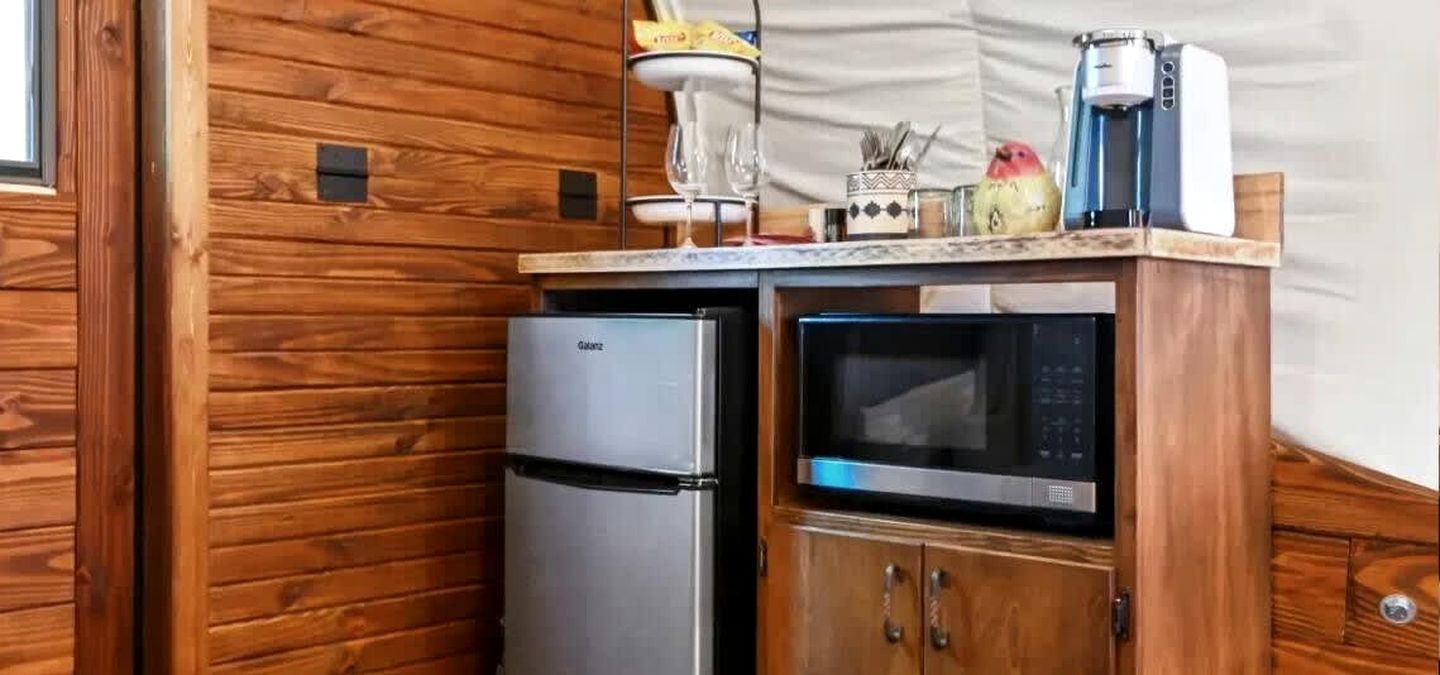 Gorgeous Caravan with Barbecue and Stunning Countryside Sights in Chilton, Texas