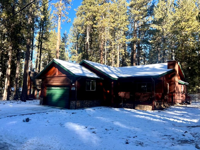Cabins (United States of America, Big Bear Lake, California)