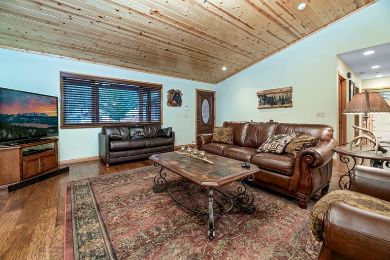 Cabins (United States of America, Big Bear Lake, California)