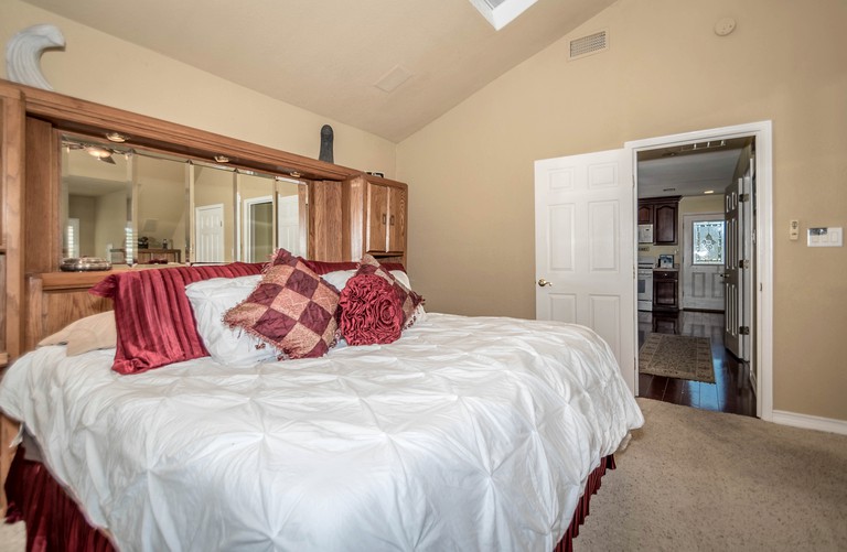 Vacation Rentals (Helotes, Texas, United States)