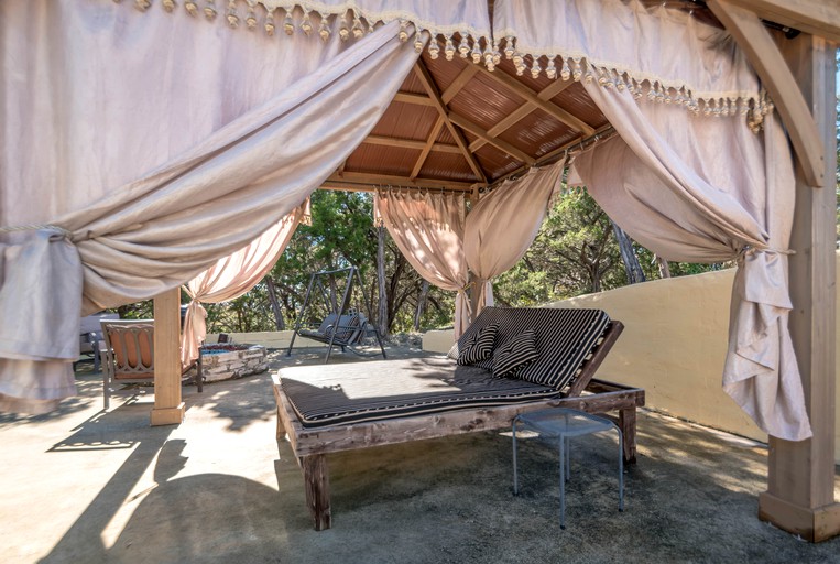 Vacation Rentals (Helotes, Texas, United States)