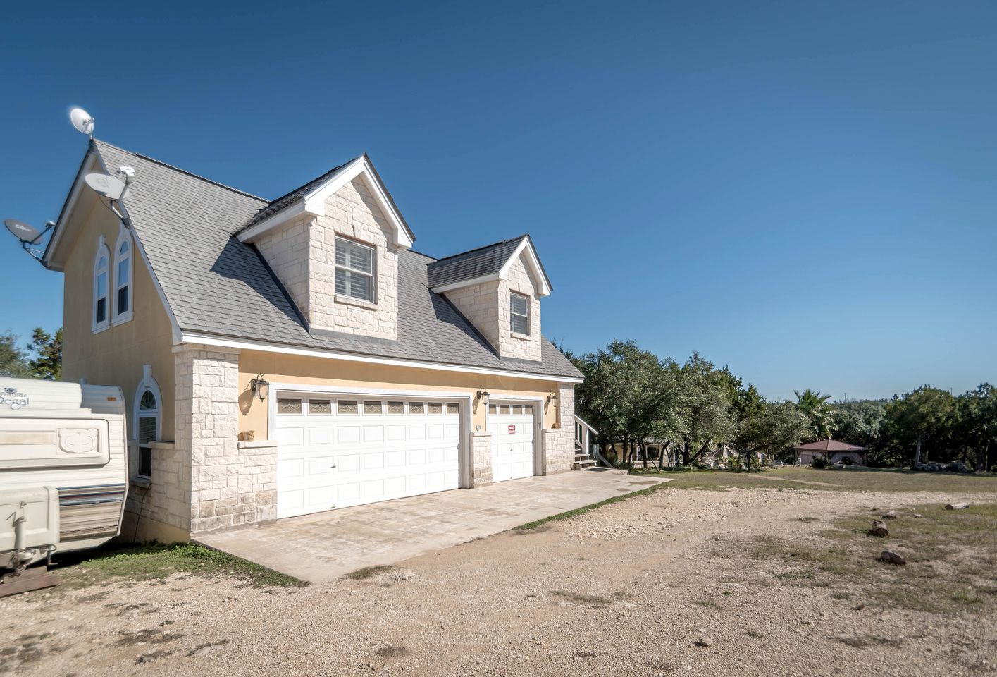 Modern Texas Hill Country Suite Rental for Four near San Antonio