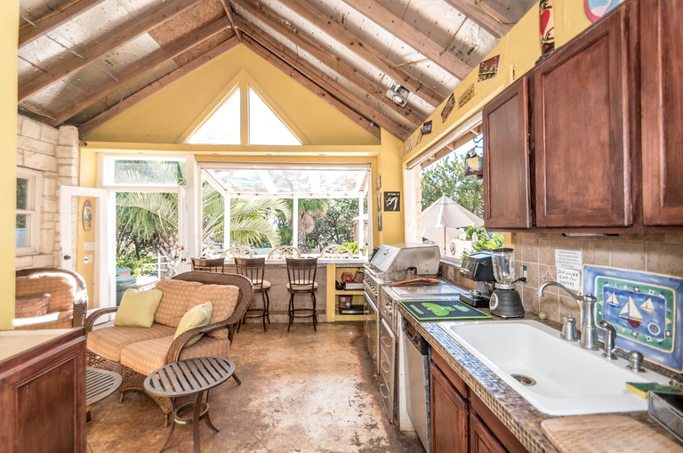 Vacation Rentals (Helotes, Texas, United States)