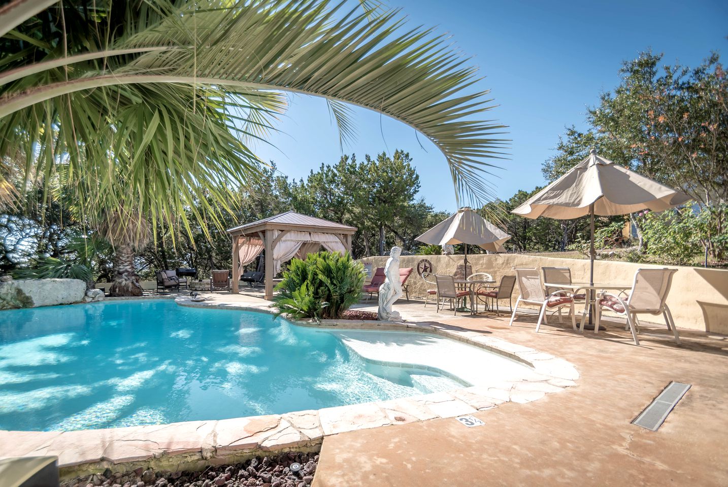 Modern Texas Hill Country Suite Rental for Four near San Antonio