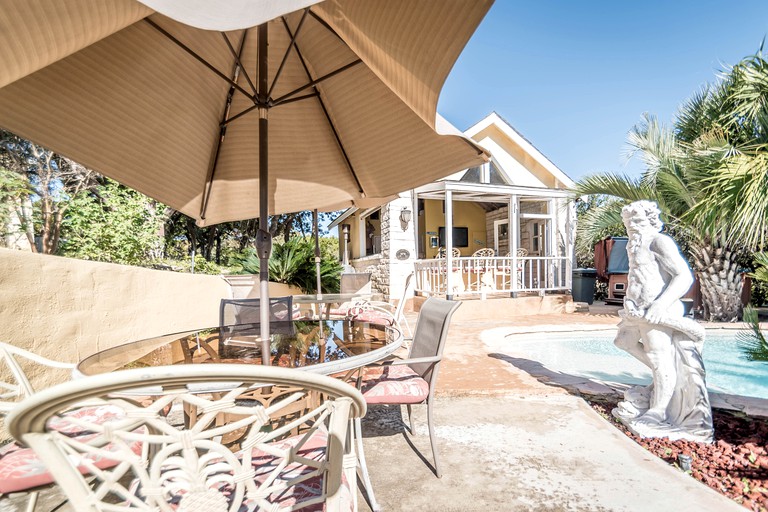 Vacation Rentals (Helotes, Texas, United States)