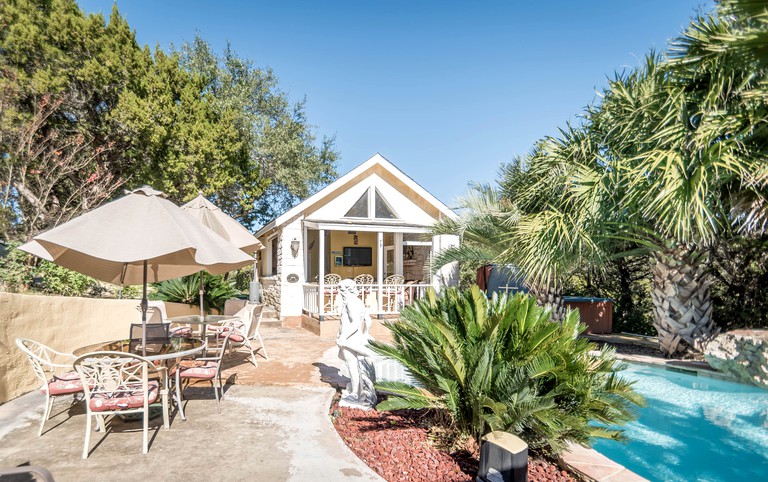 Vacation Rentals (Helotes, Texas, United States)