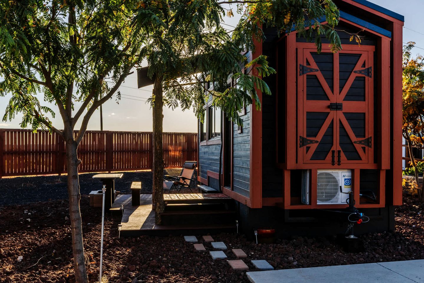 Pet-Friendly Modern Tiny Home with Red Rock Views & Private Deck Near Zion National Park, Apple Valley Utah