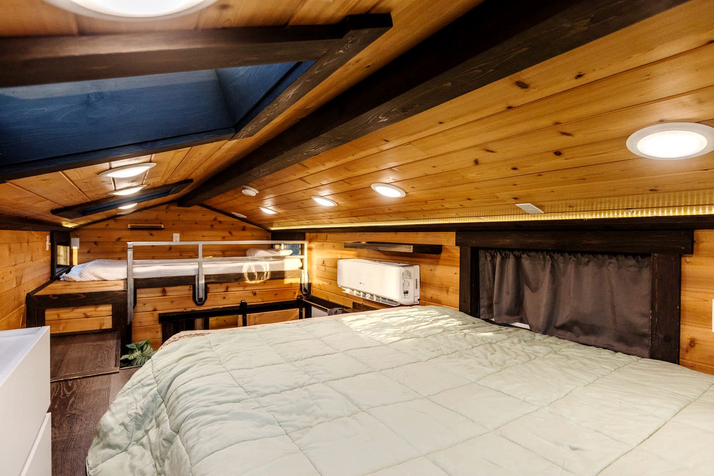 Pet-Friendly Modern Tiny Home with Red Rock Views & Private Deck Near Zion National Park, Apple Valley Utah