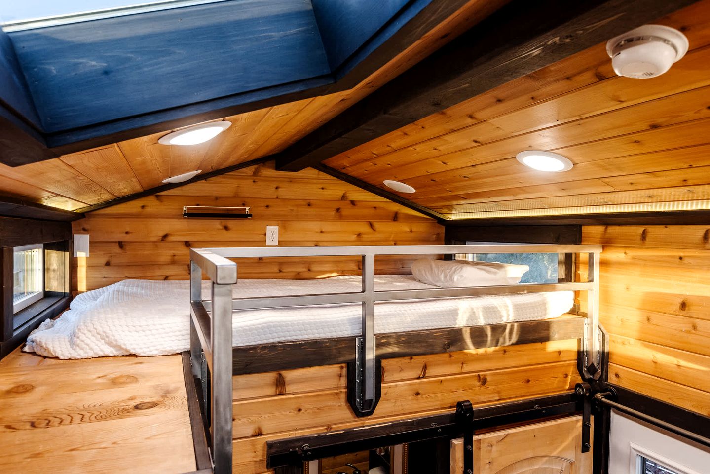 Pet-Friendly Modern Tiny Home with Red Rock Views & Private Deck Near Zion National Park, Apple Valley Utah