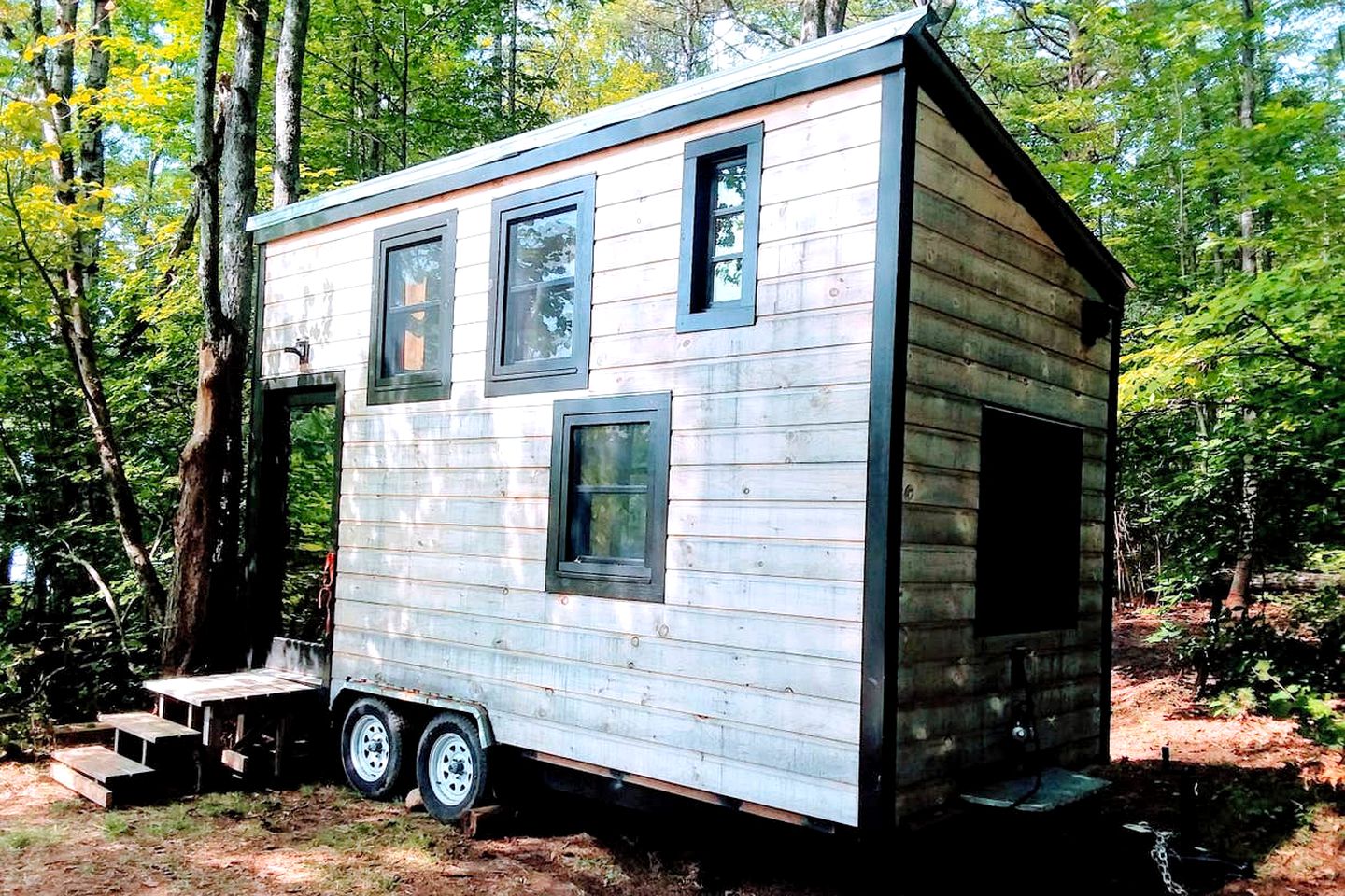 Modern Tiny House with Ski Access in Bennington, New Hamsphire