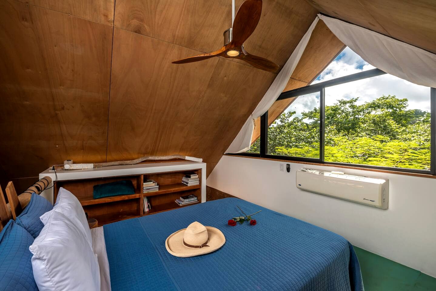 Stylish Eco Treehouse with Panoramic Views near Playa Grande, Matapalo Costa Rica