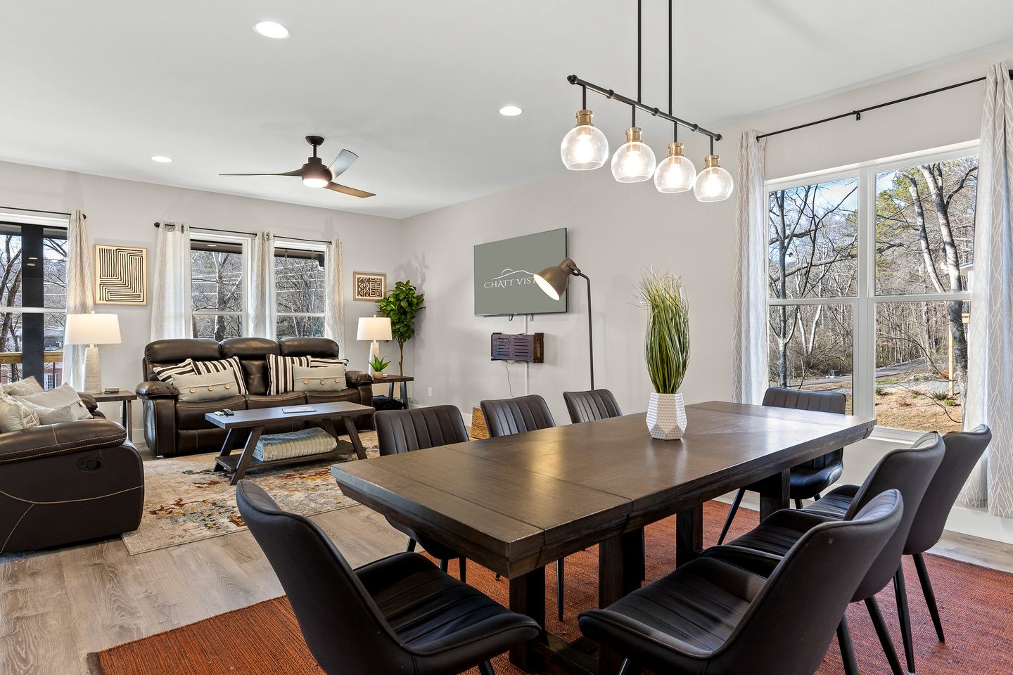 Modern Trio of Cottages Perfect for Large Family Groups in Chickamauga, Georgia