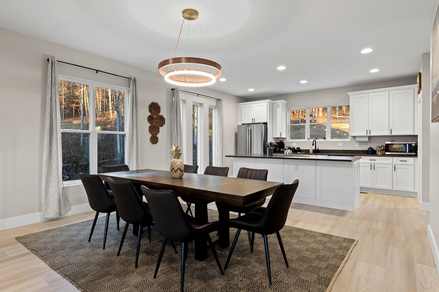 Modern Trio of Cottages Perfect for Large Family Groups in Chickamauga, Georgia